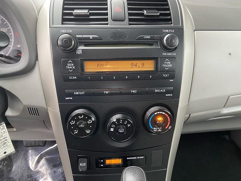 Toyota Corolla LE 4-Speed AT 2010