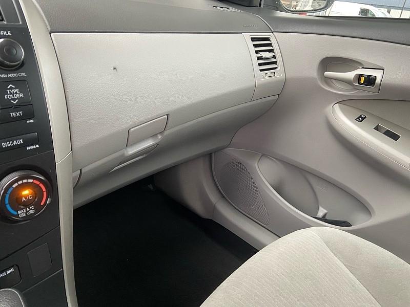 Toyota Corolla LE 4-Speed AT 2010