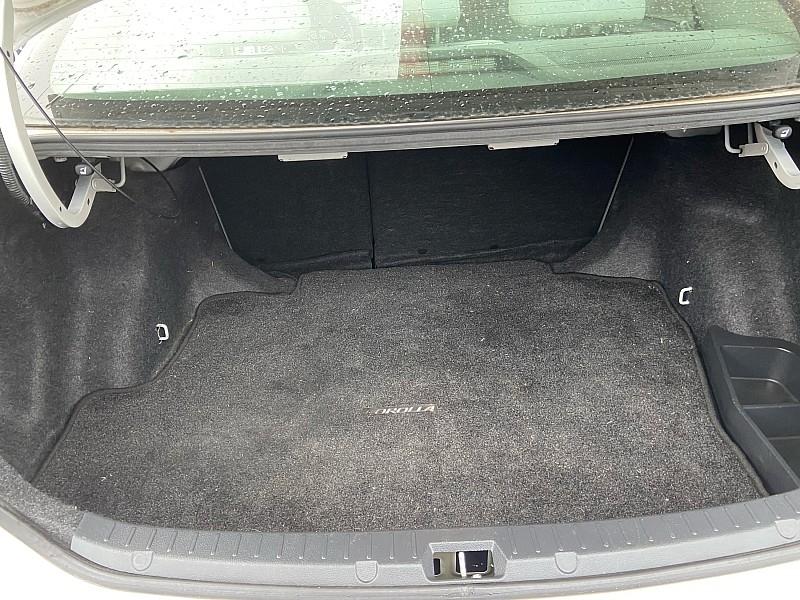 Toyota Corolla LE 4-Speed AT 2010