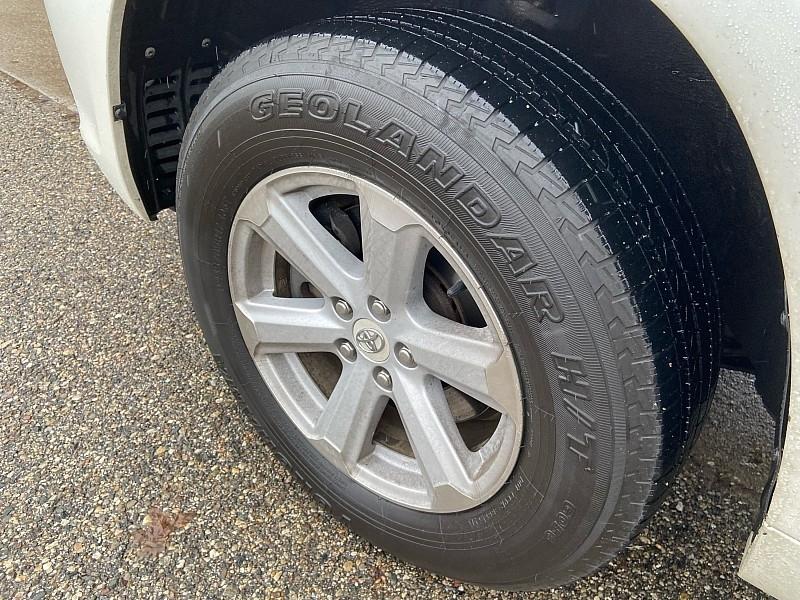 Toyota Highlander Base 4WD 2010