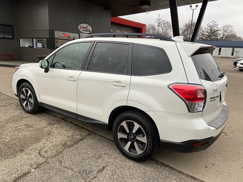 Subaru Forester 2.5i Premium PZEV CVT 2017