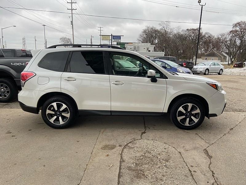 Subaru Forester 2.5i Premium PZEV CVT 2017