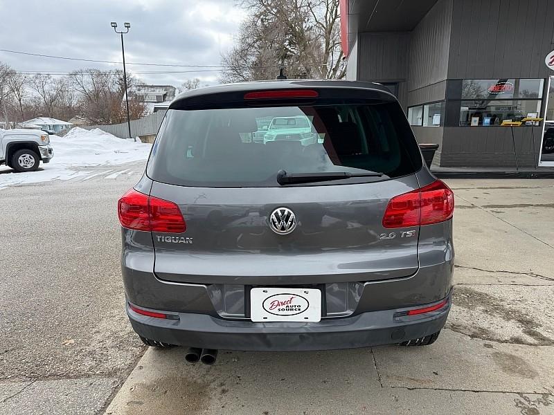 Volkswagen Tiguan S 2014