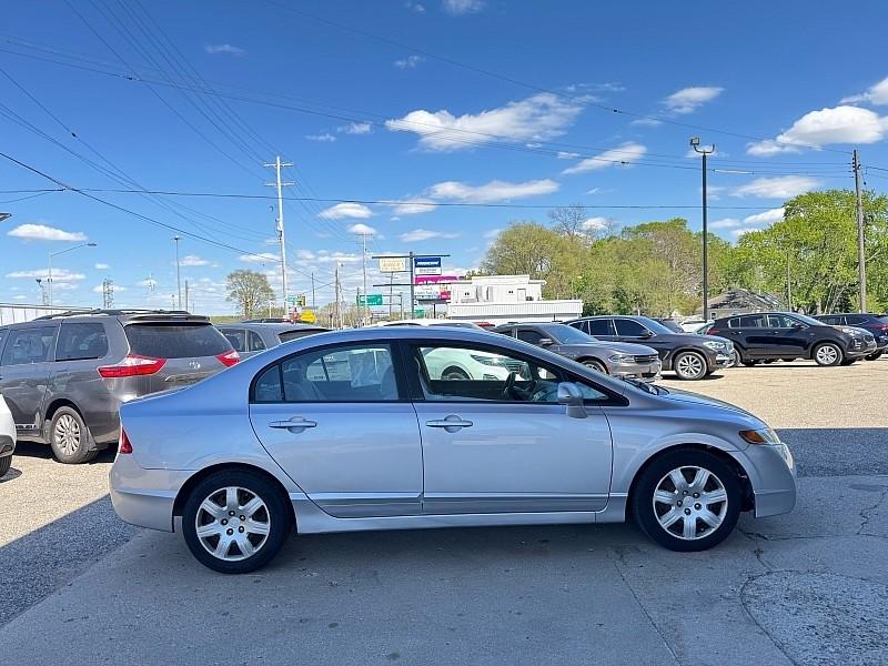 Honda Civic LX Sedan 5-Speed AT 2009