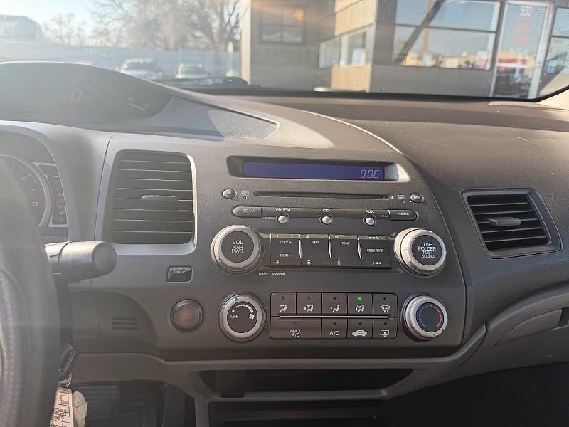 Honda Civic LX Sedan 5-Speed AT 2009