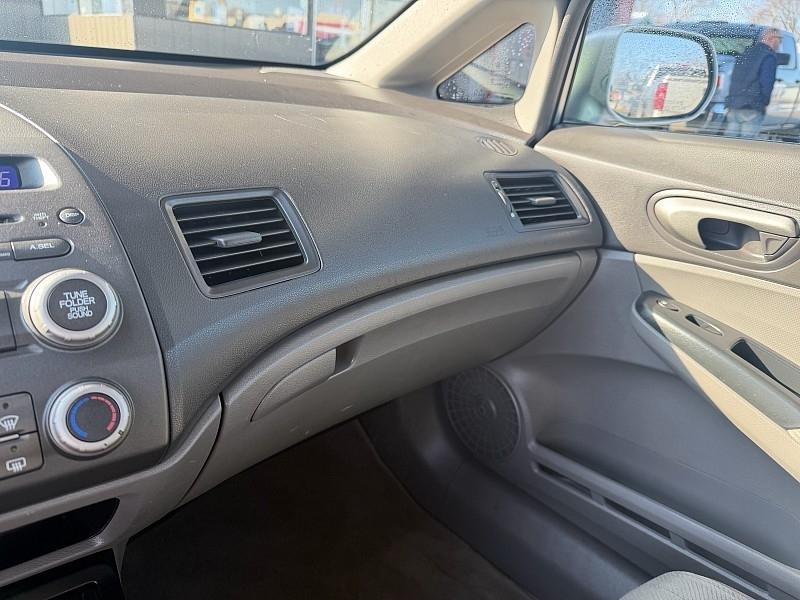 Honda Civic LX Sedan 5-Speed AT 2009