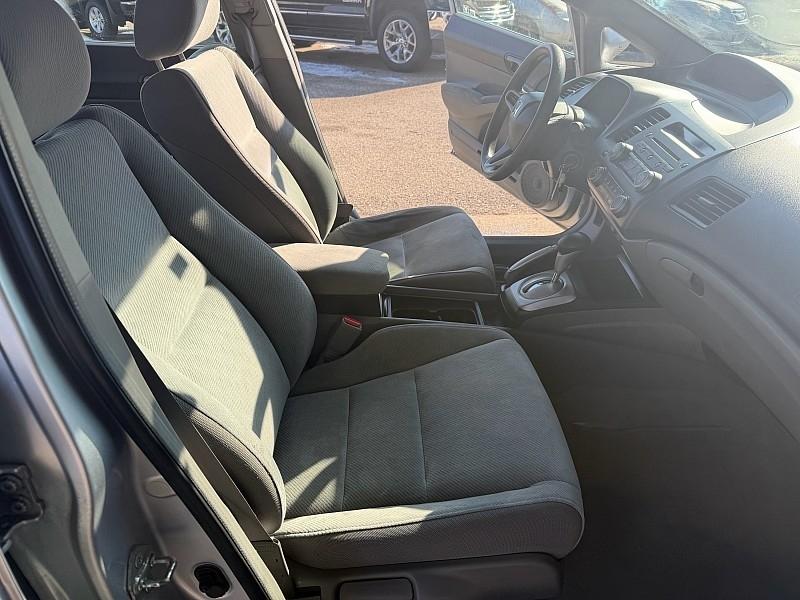 Honda Civic LX Sedan 5-Speed AT 2009