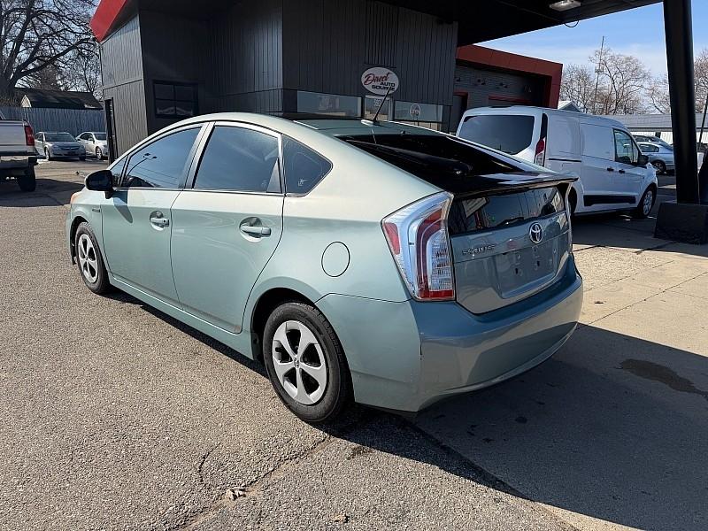 Toyota Prius Prius V 2012