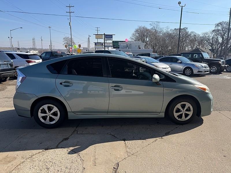 Toyota Prius Prius V 2012