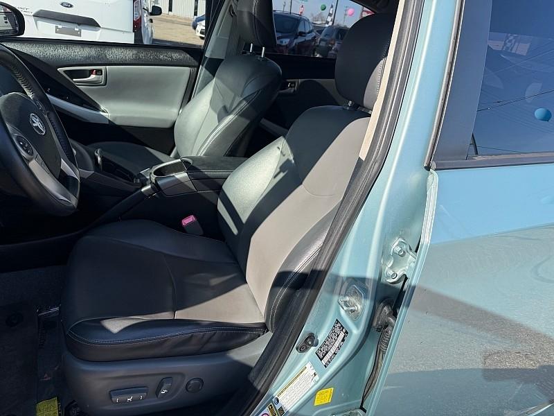 Toyota Prius Prius V 2012