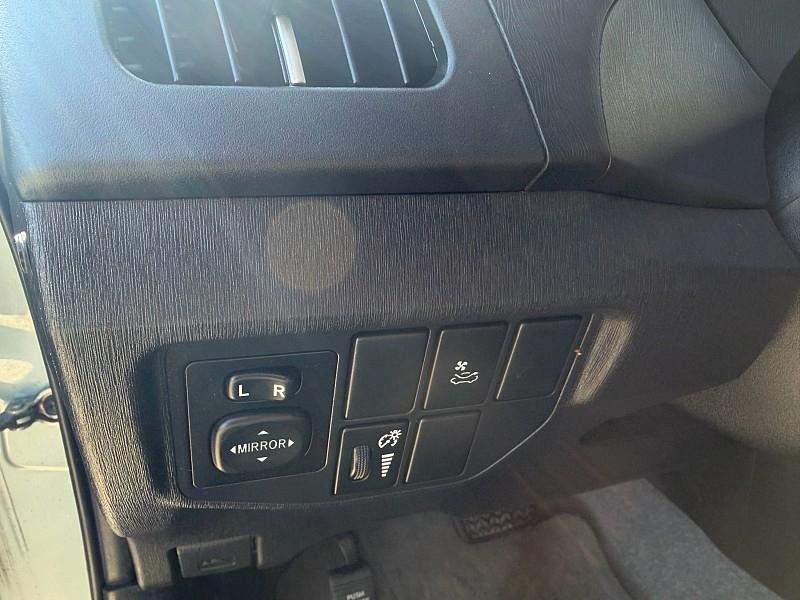 Toyota Prius Prius V 2012