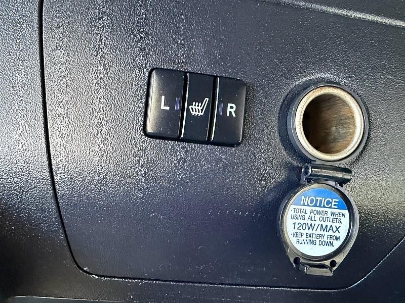 Toyota Prius Prius V 2012