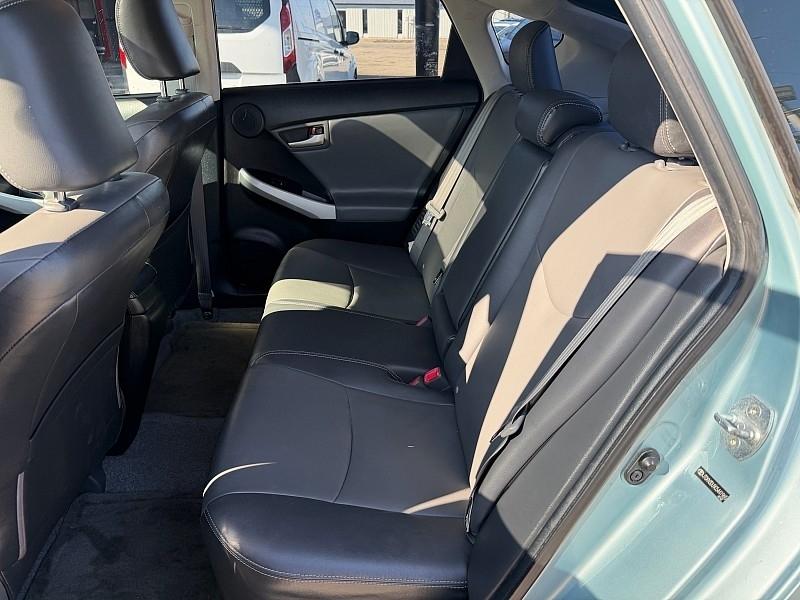 Toyota Prius Prius V 2012