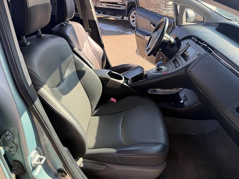 Toyota Prius Prius V 2012