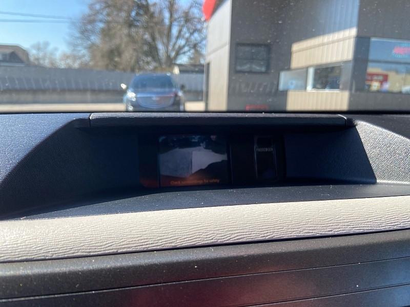 Toyota Sienna XLE AWD 7-Pass V6 2011