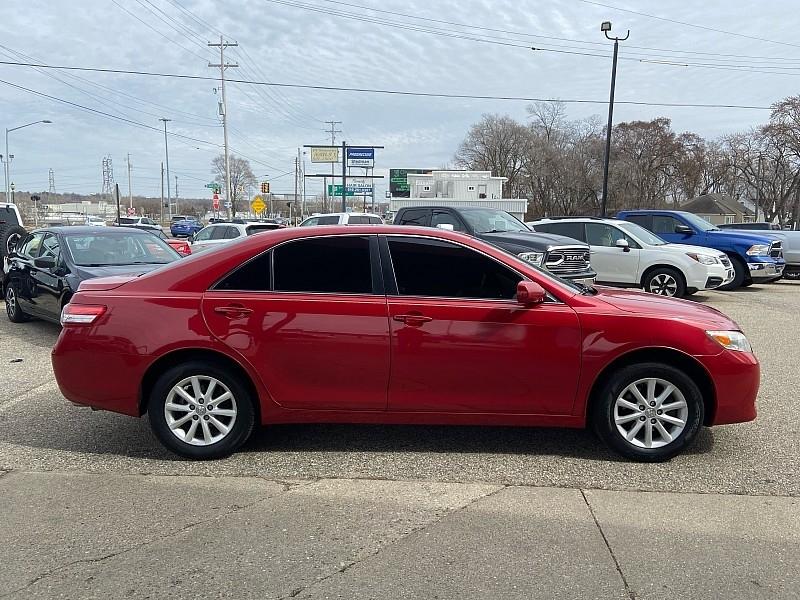 Toyota Camry LE 6-Spd AT 2011