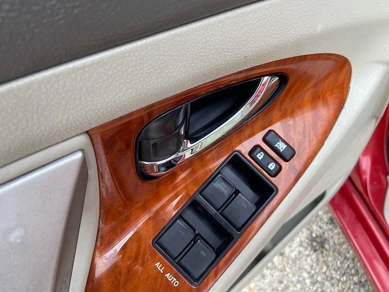 Toyota Camry LE 6-Spd AT 2011