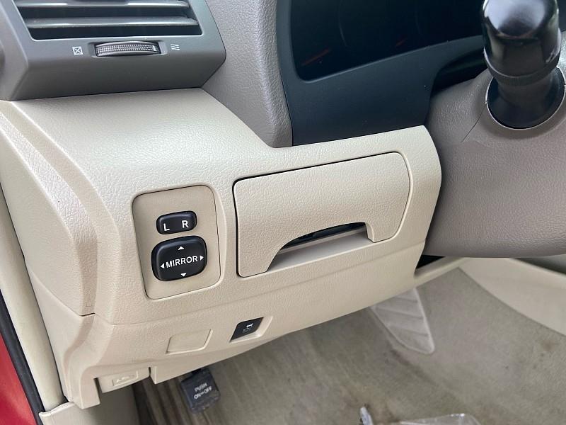 Toyota Camry LE 6-Spd AT 2011