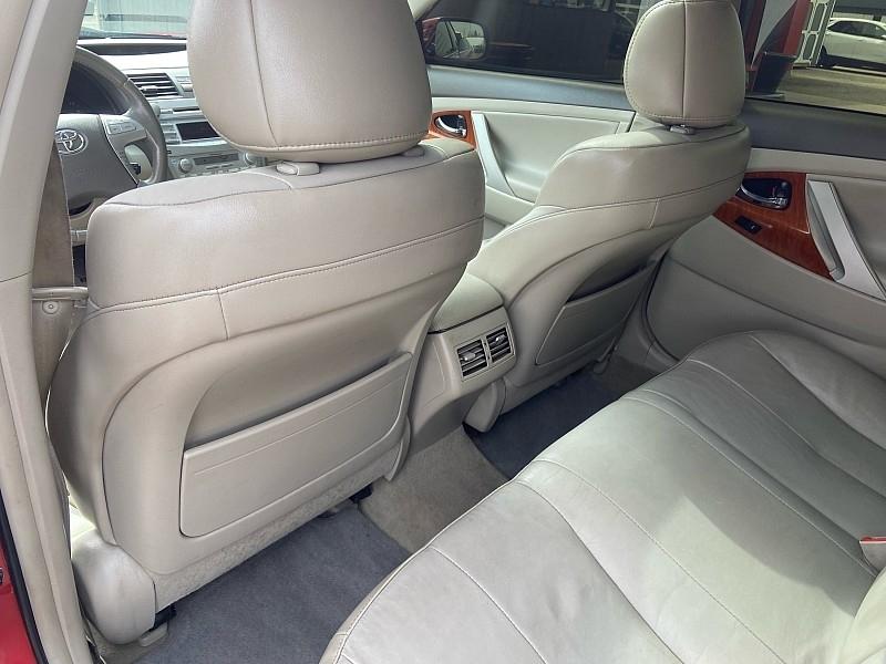 Toyota Camry LE 6-Spd AT 2011