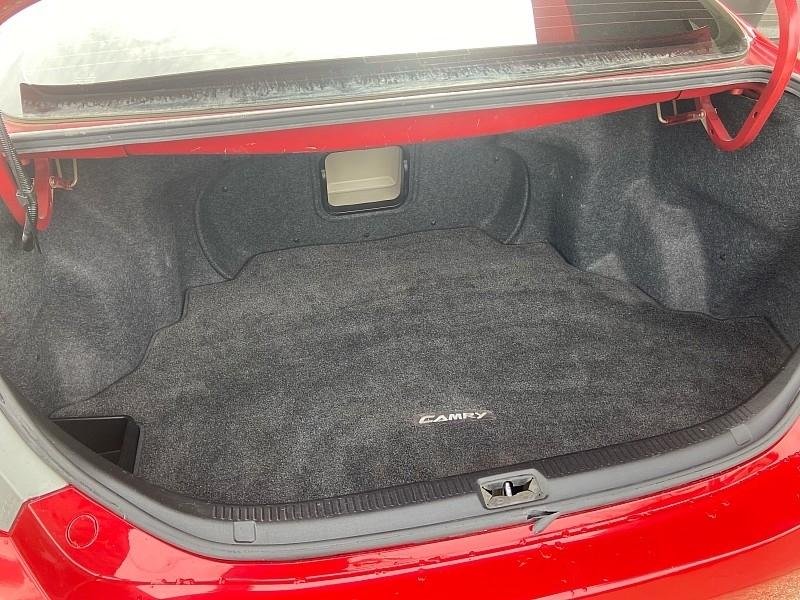 Toyota Camry LE 6-Spd AT 2011