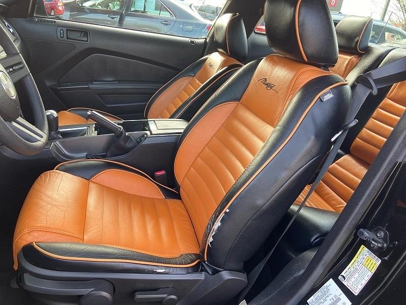 Ford Mustang V6 Coupe 2011