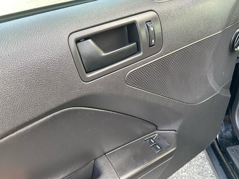 Ford Mustang V6 Coupe 2011