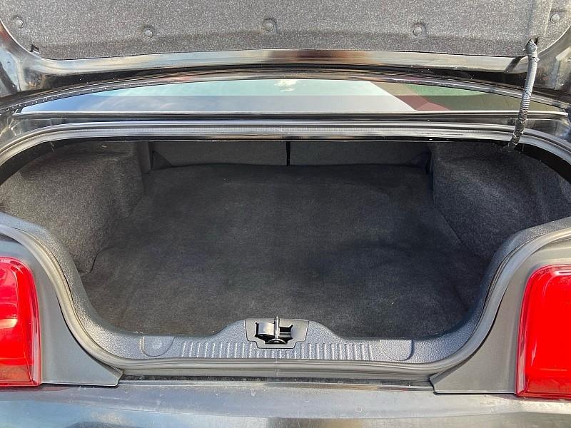 Ford Mustang V6 Coupe 2011