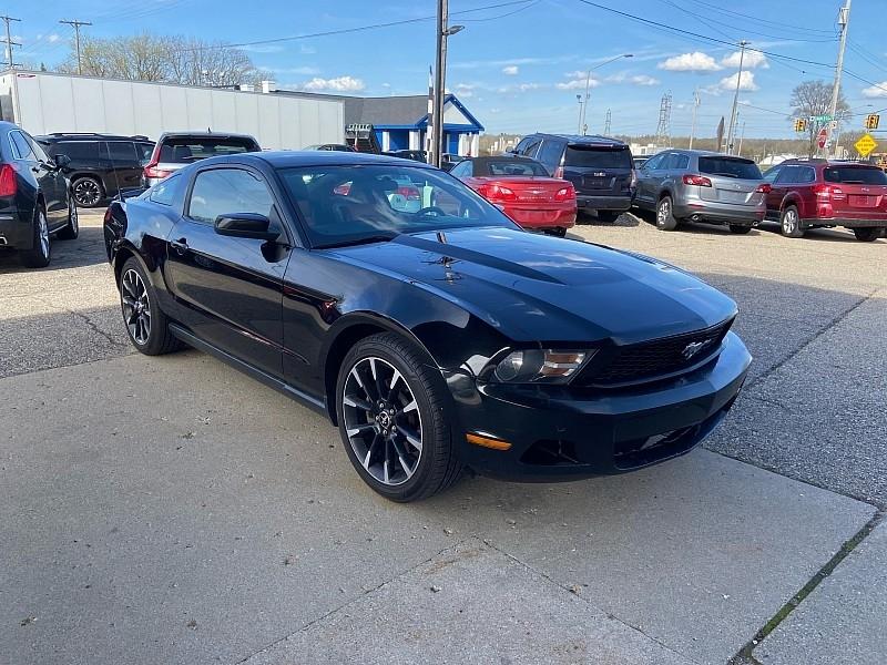Ford Mustang V6 Coupe 2011