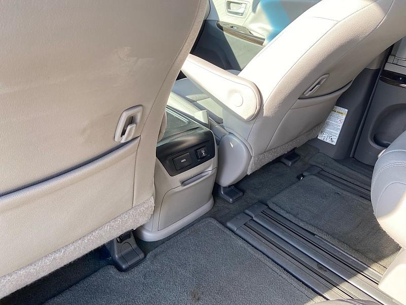 Toyota Sienna Limited Premium 7-Passenger 2017