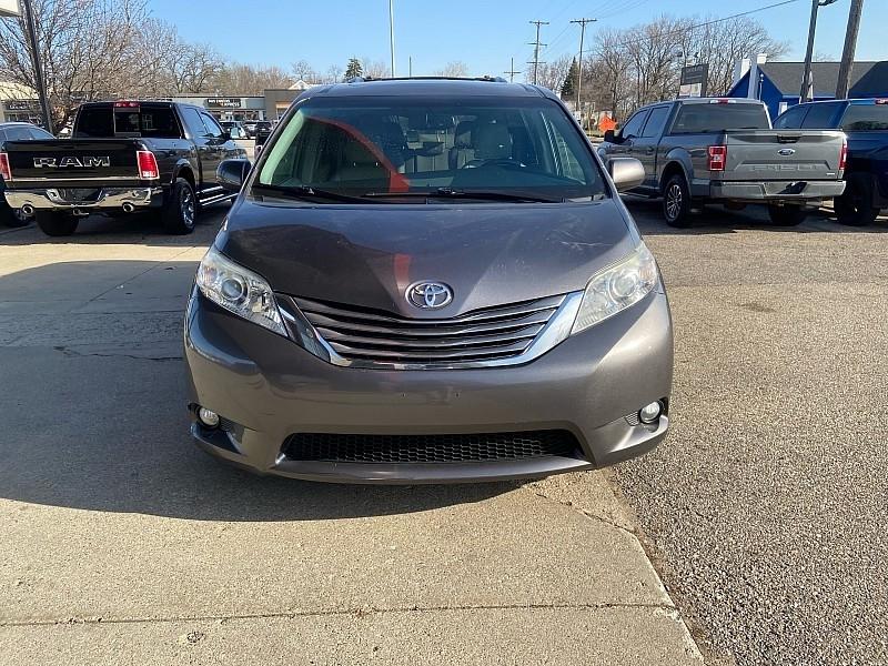 Toyota Sienna XLE FWD 8-Passenger V6 2017