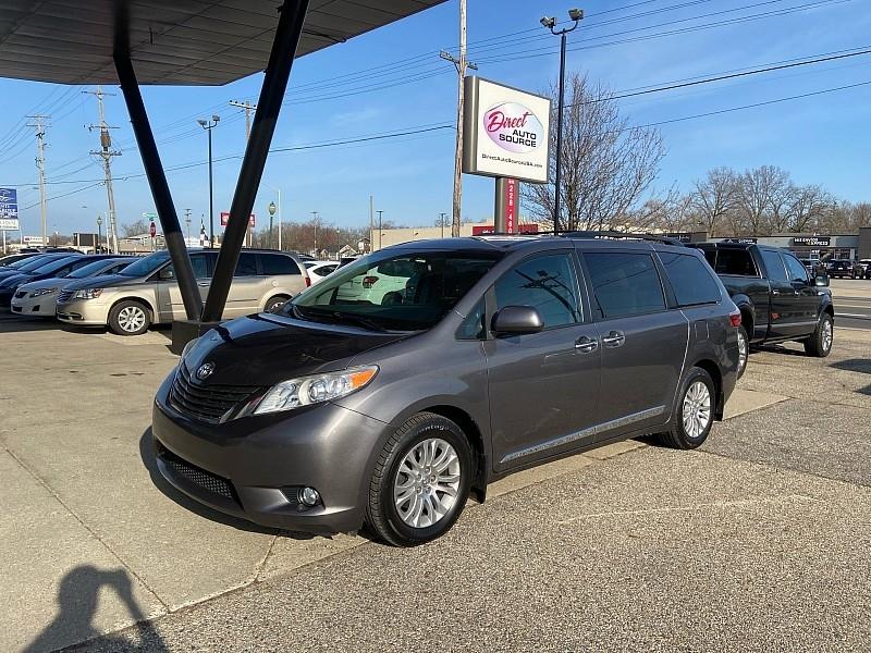 Toyota Sienna XLE FWD 8-Passenger V6 2017
