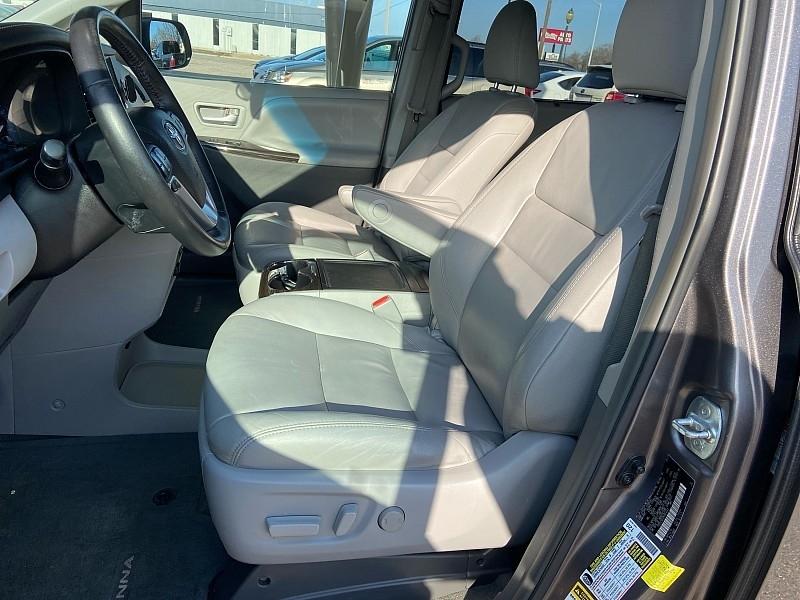 Toyota Sienna XLE FWD 8-Passenger V6 2017