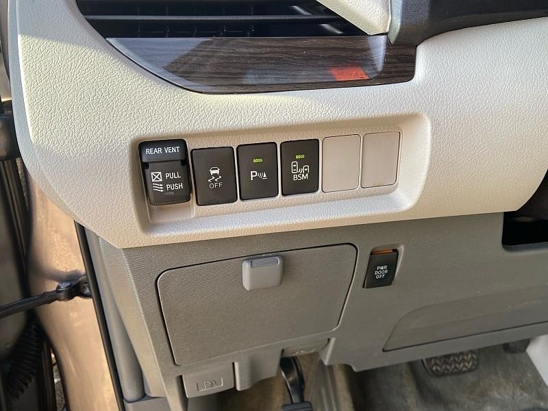 Toyota Sienna XLE FWD 8-Passenger V6 2017