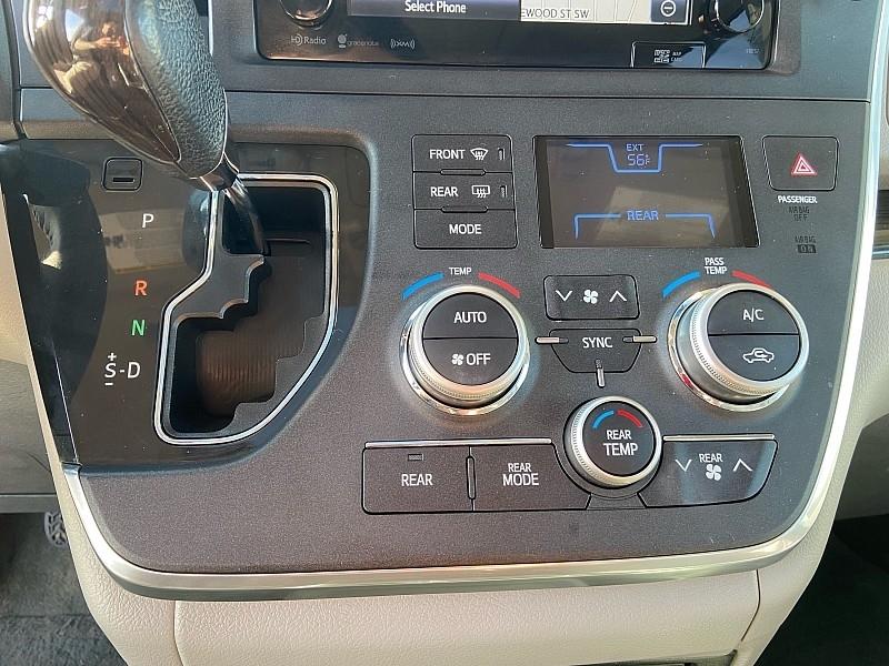 Toyota Sienna XLE FWD 8-Passenger V6 2017