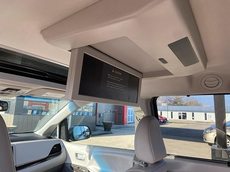 Toyota Sienna XLE FWD 8-Passenger V6 2017