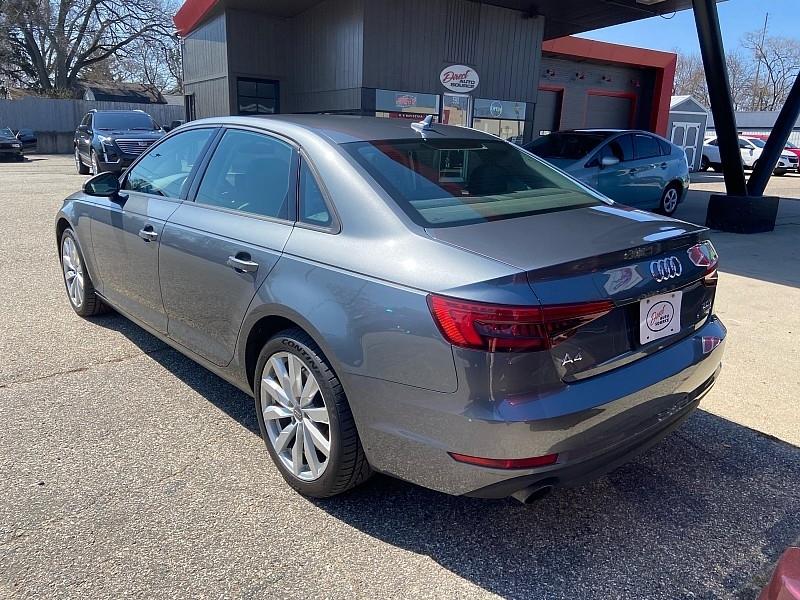 Audi A4 2.0T Premium quattro Sedan 2017