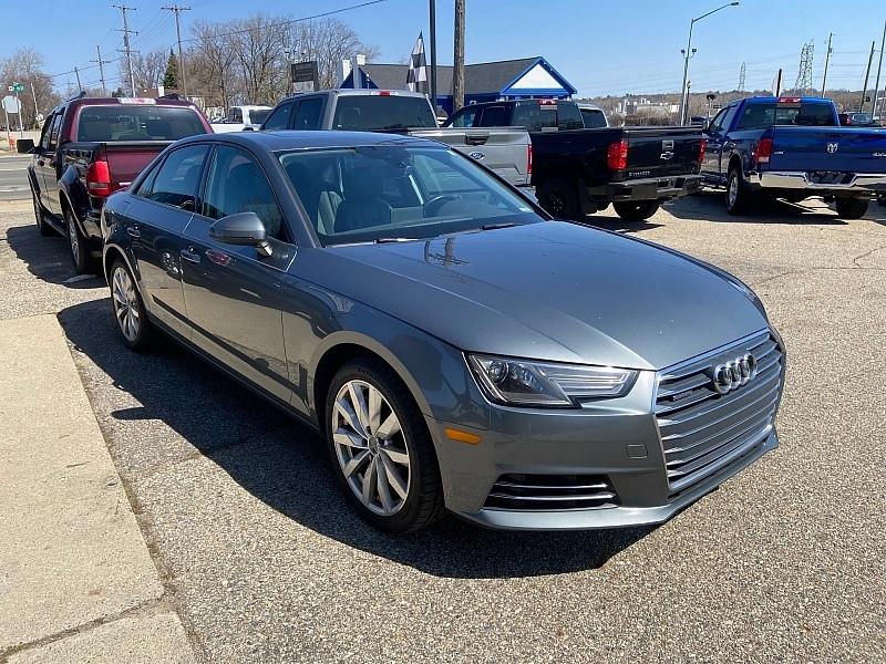 Audi A4 2.0T Premium quattro Sedan 2017