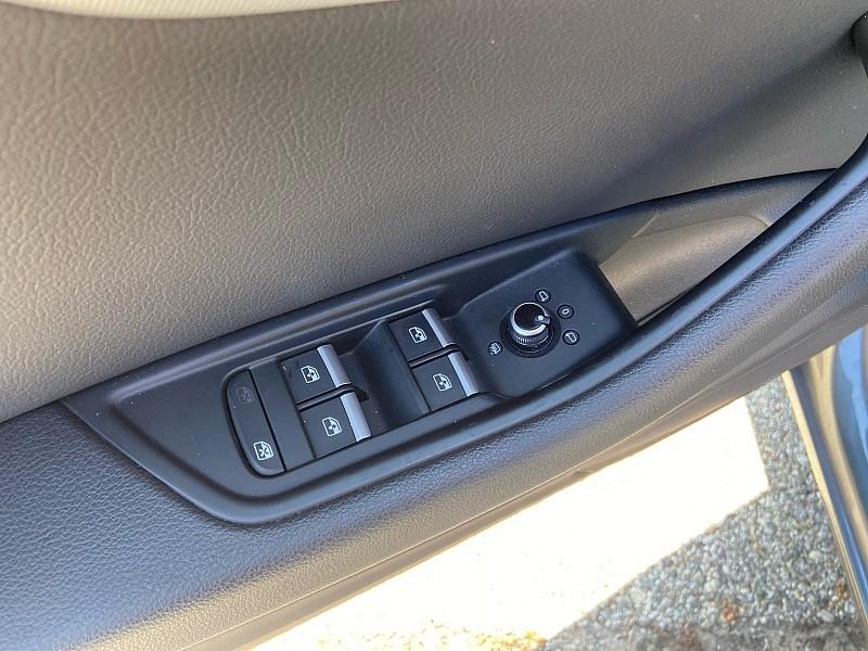 Audi A4 2.0T Premium quattro Sedan 2017