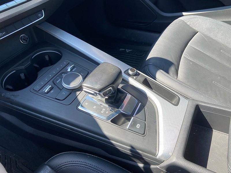 Audi A4 2.0T Premium quattro Sedan 2017