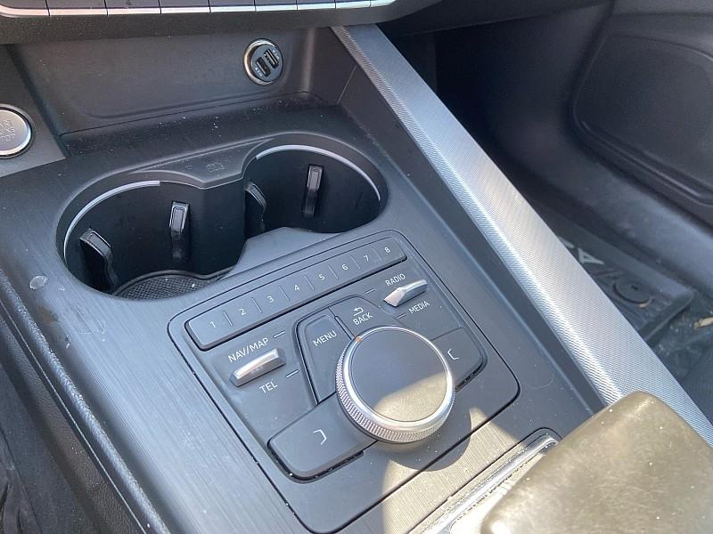 Audi A4 2.0T Premium quattro Sedan 2017