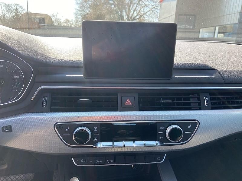 Audi A4 2.0T Premium quattro Sedan 2017