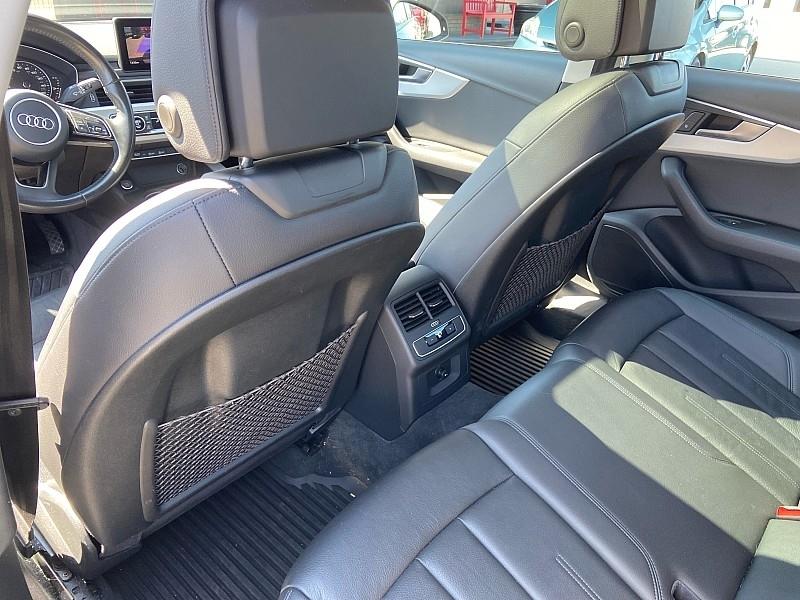 Audi A4 2.0T Premium quattro Sedan 2017