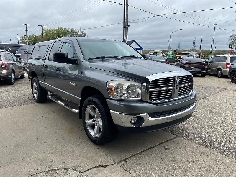 Dodge Ram 1500 SXT Quad Cab 4WD 2008