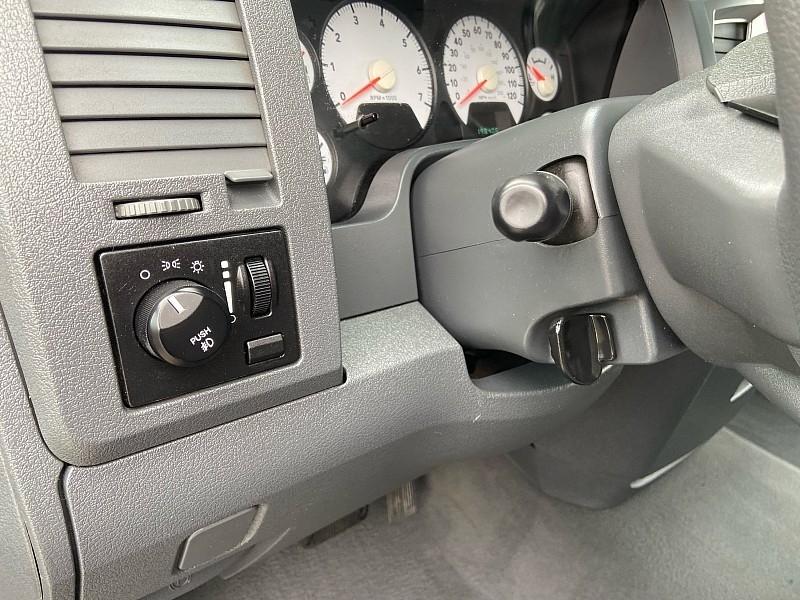 Dodge Ram 1500 SXT Quad Cab 4WD 2008