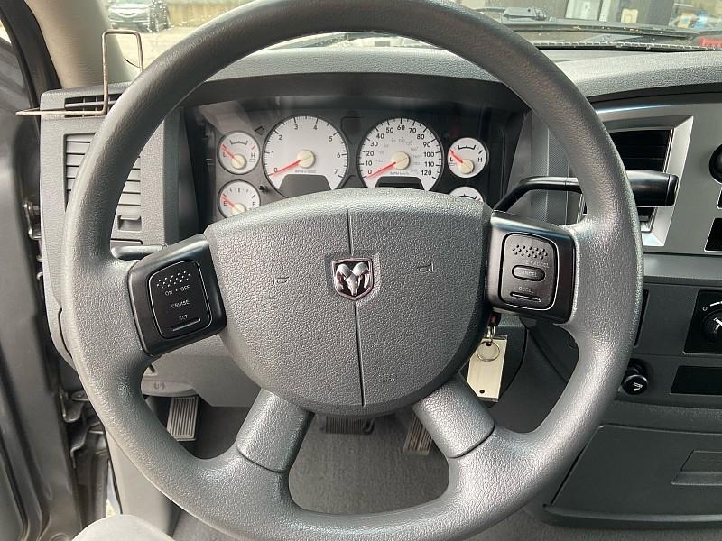 Dodge Ram 1500 SXT Quad Cab 4WD 2008
