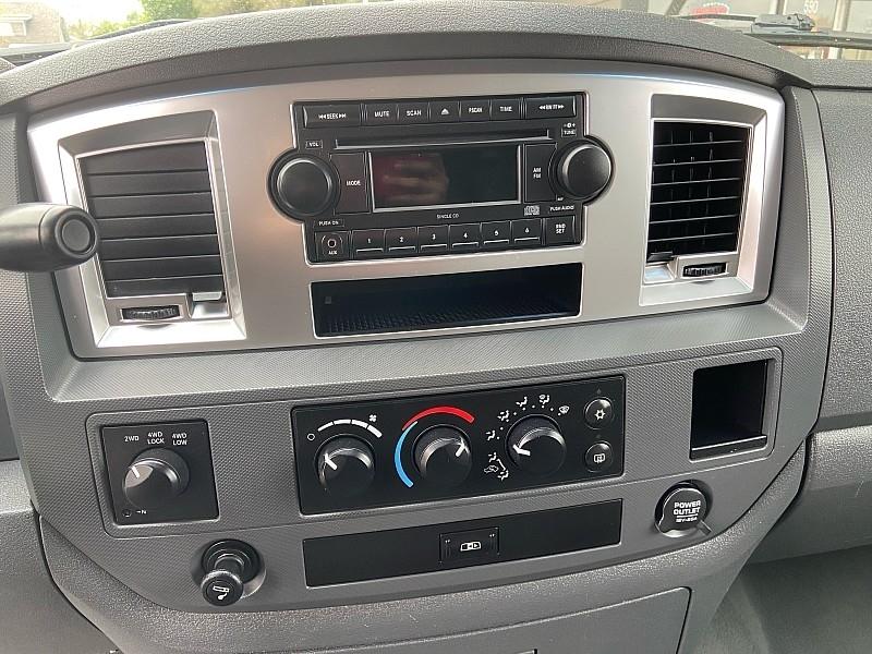 Dodge Ram 1500 SXT Quad Cab 4WD 2008