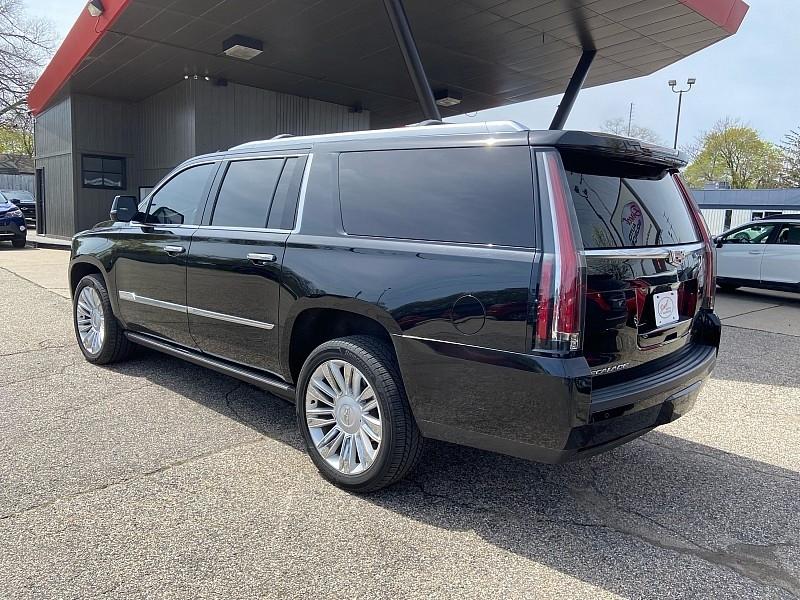Cadillac Escalade ESV Platinum 4WD 2016
