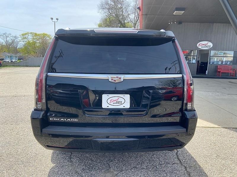 Cadillac Escalade ESV Platinum 4WD 2016