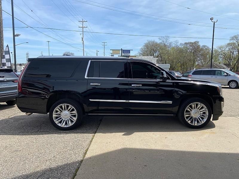 Cadillac Escalade ESV Platinum 4WD 2016