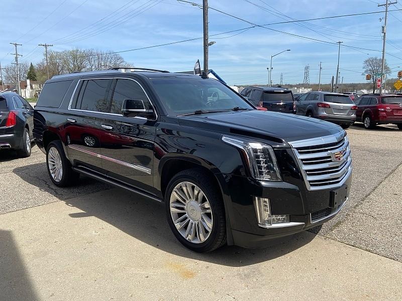 Cadillac Escalade ESV Platinum 4WD 2016